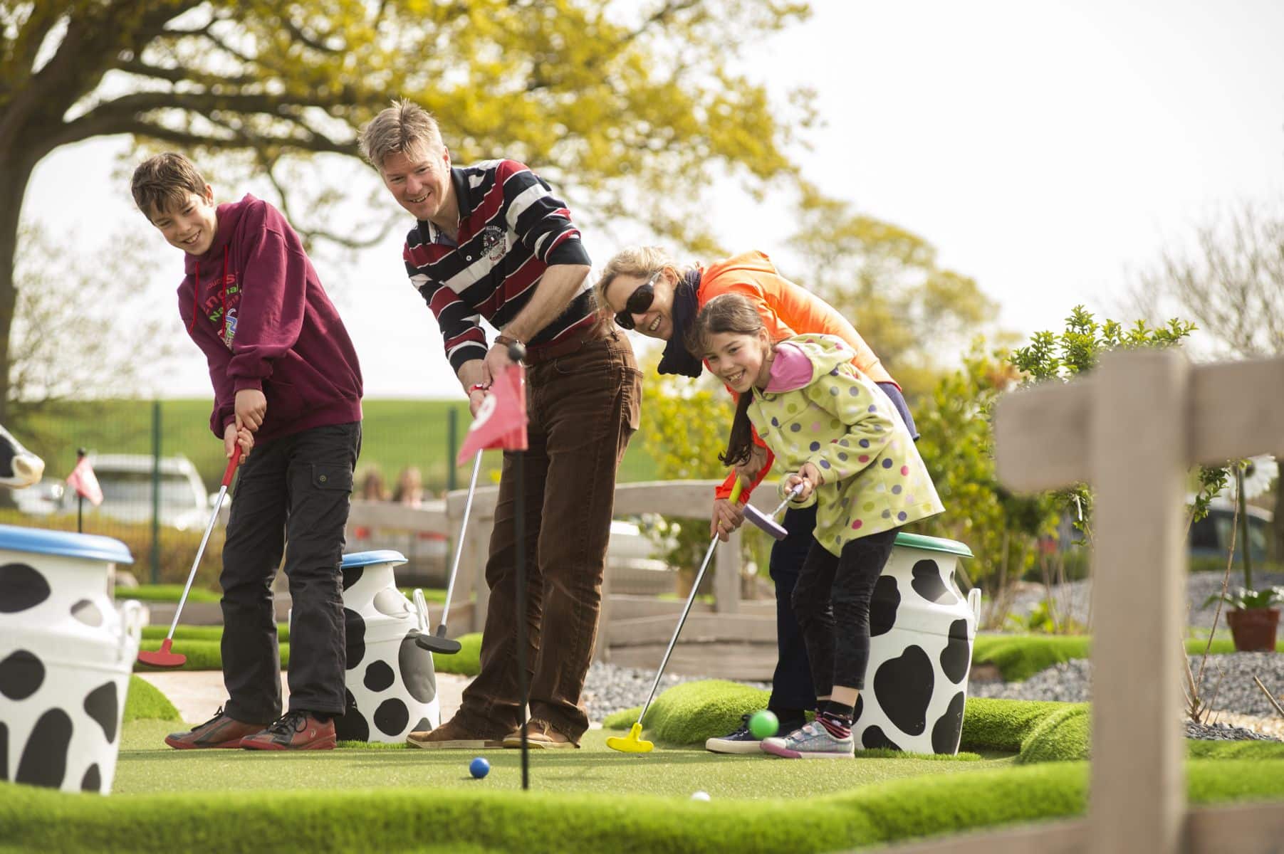 Family Playing Golf (1)(3)